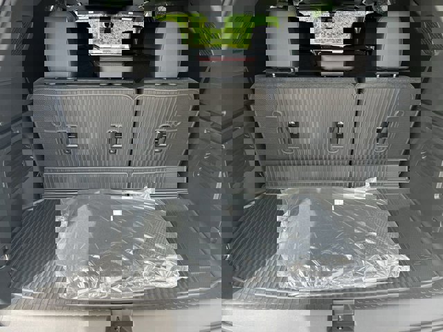 New 2026 Chevrolet Traverse RS w/ LPO, Floor Liner Package image 27