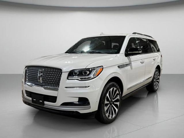 Used 2022 Lincoln Navigator Reserve image 8