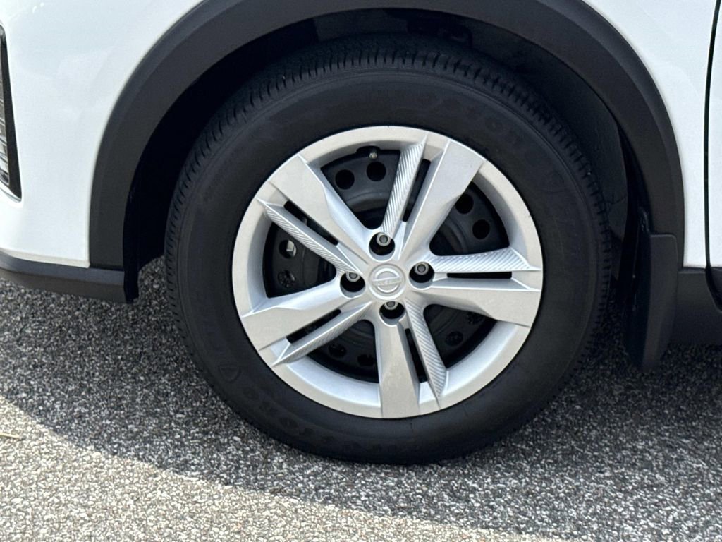 Certified 2025 Nissan Kicks Play S FWD image 11