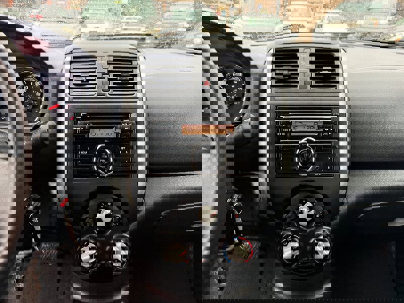 Used 2014 Nissan Versa SV image 19