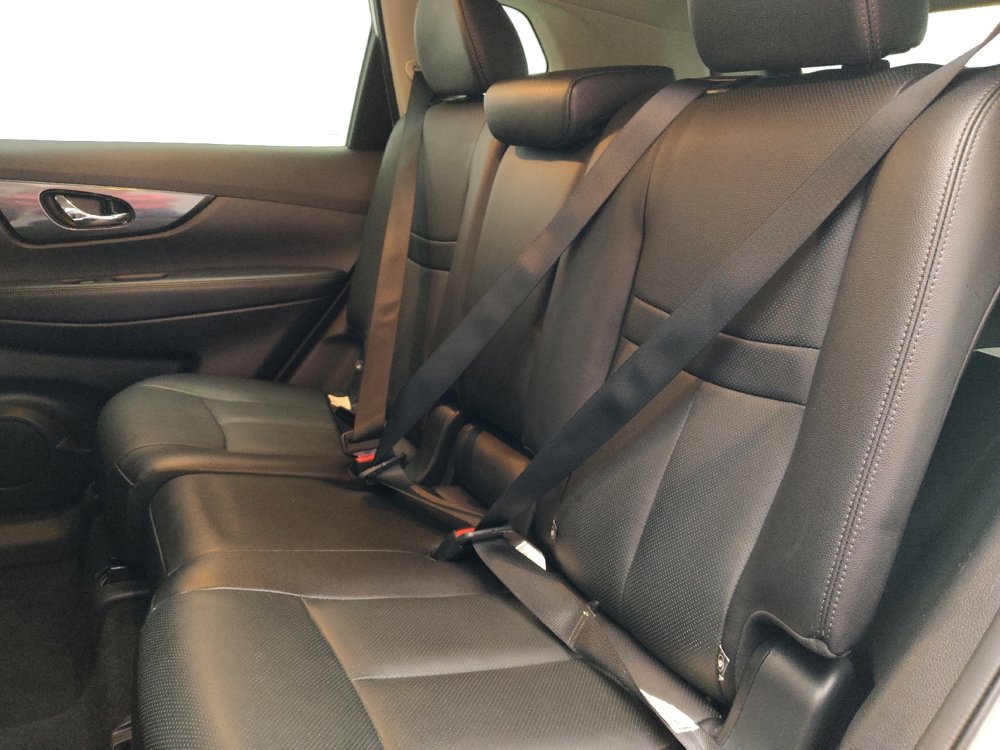 Used 2016 Nissan Rogue SL w/ SL Premium Package image 18