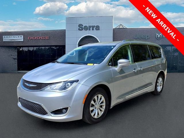 Used 2018 Chrysler Pacifica Touring-L Plus FWD image 3