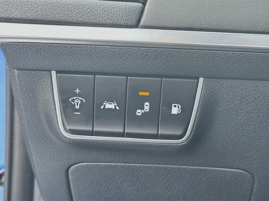 Used 2019 Kia Stinger GT1 AWD/4WD image 10
