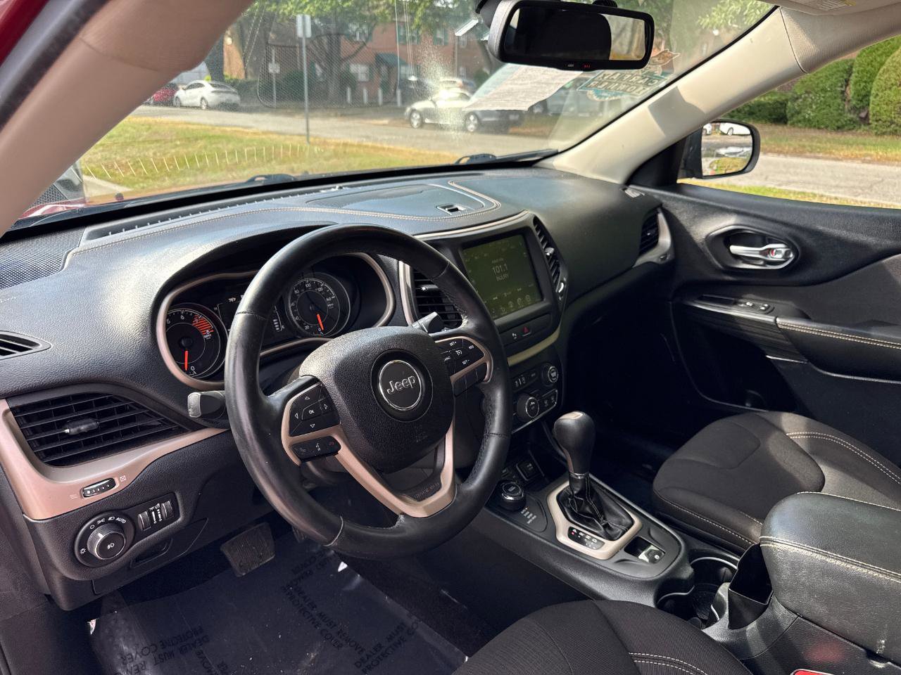 Used 2016 Jeep Cherokee Latitude w/ Safety/Convenience Group AWD/4WD image 11