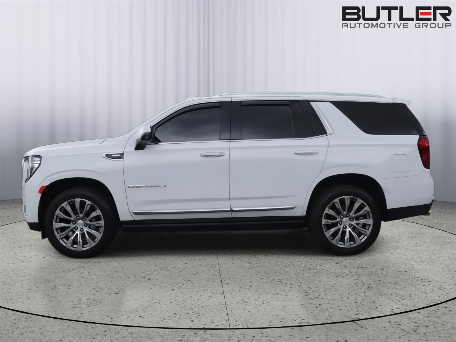 Used 2021 GMC Yukon Denali w/ Denali Premium Package image 4