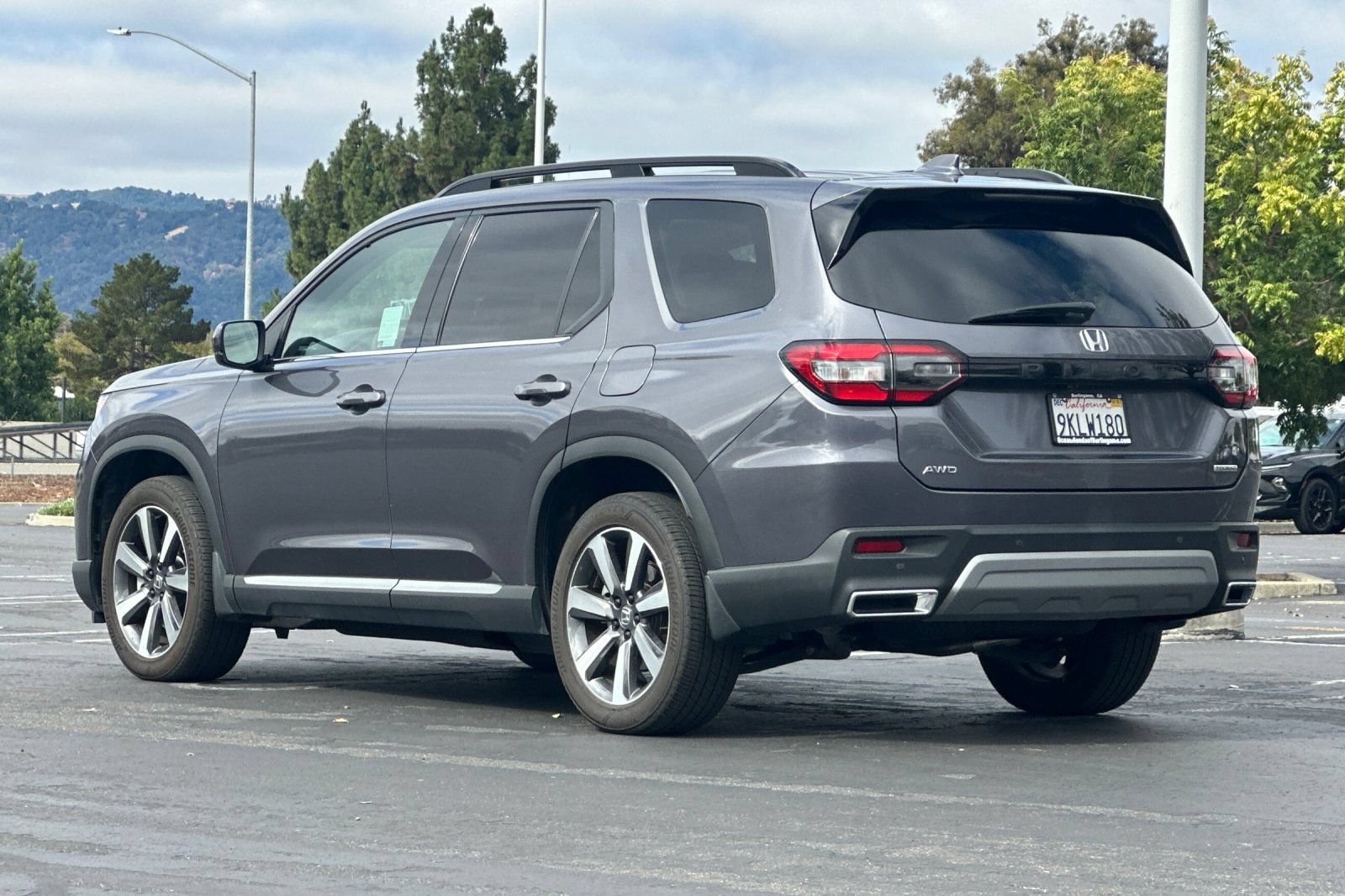Used 2024 Honda Pilot Touring image 6