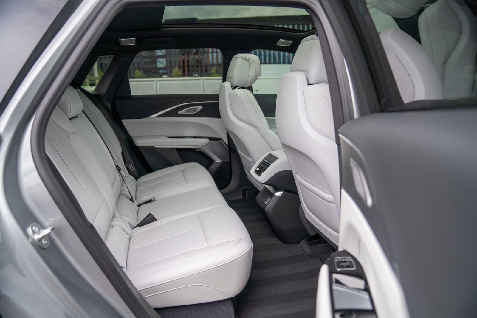 Used 2026 Cadillac Lyriq Signature Sport AWD/4WD image 24