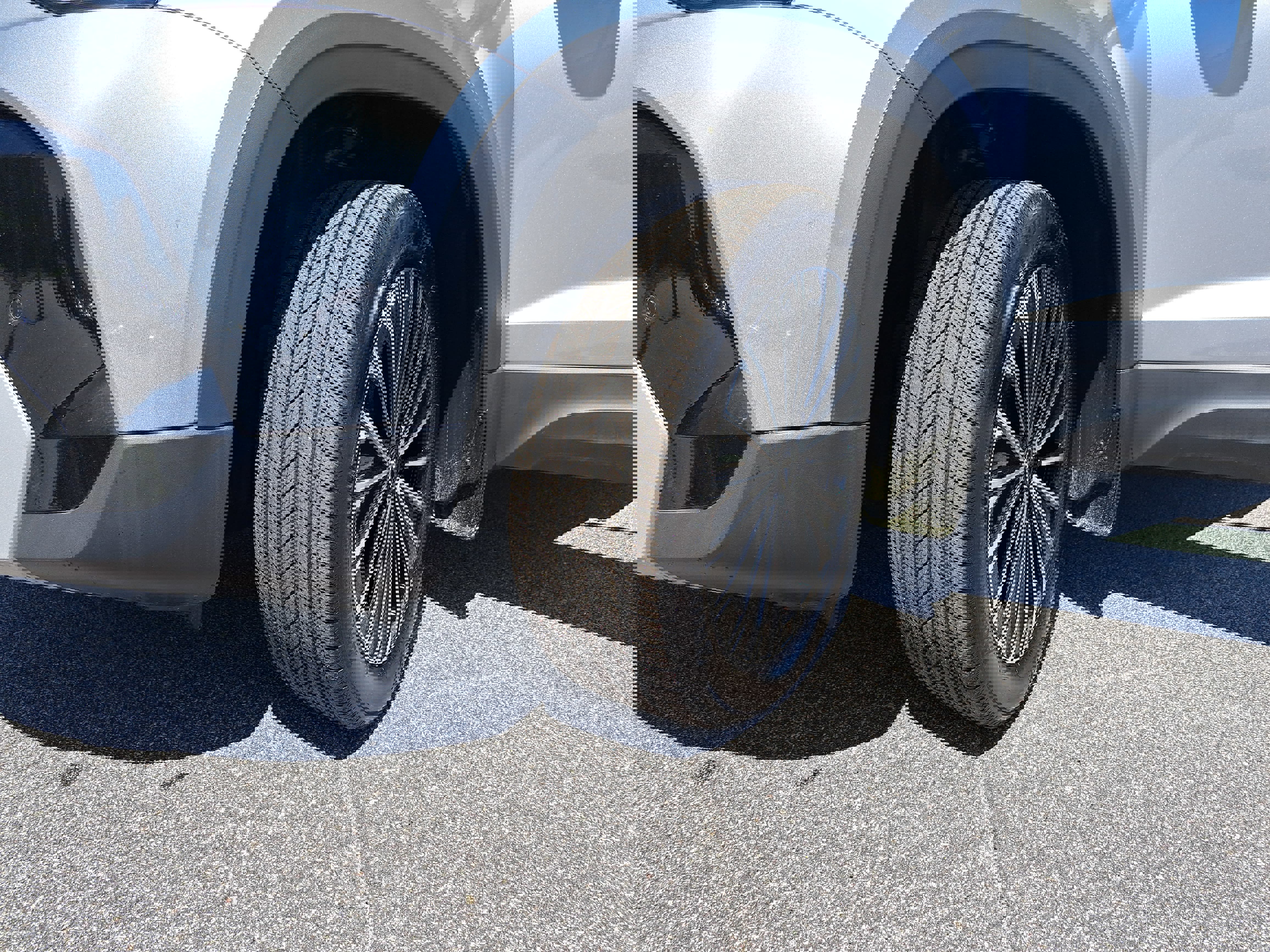 Certified 2025 Volkswagen Taos SE image 29