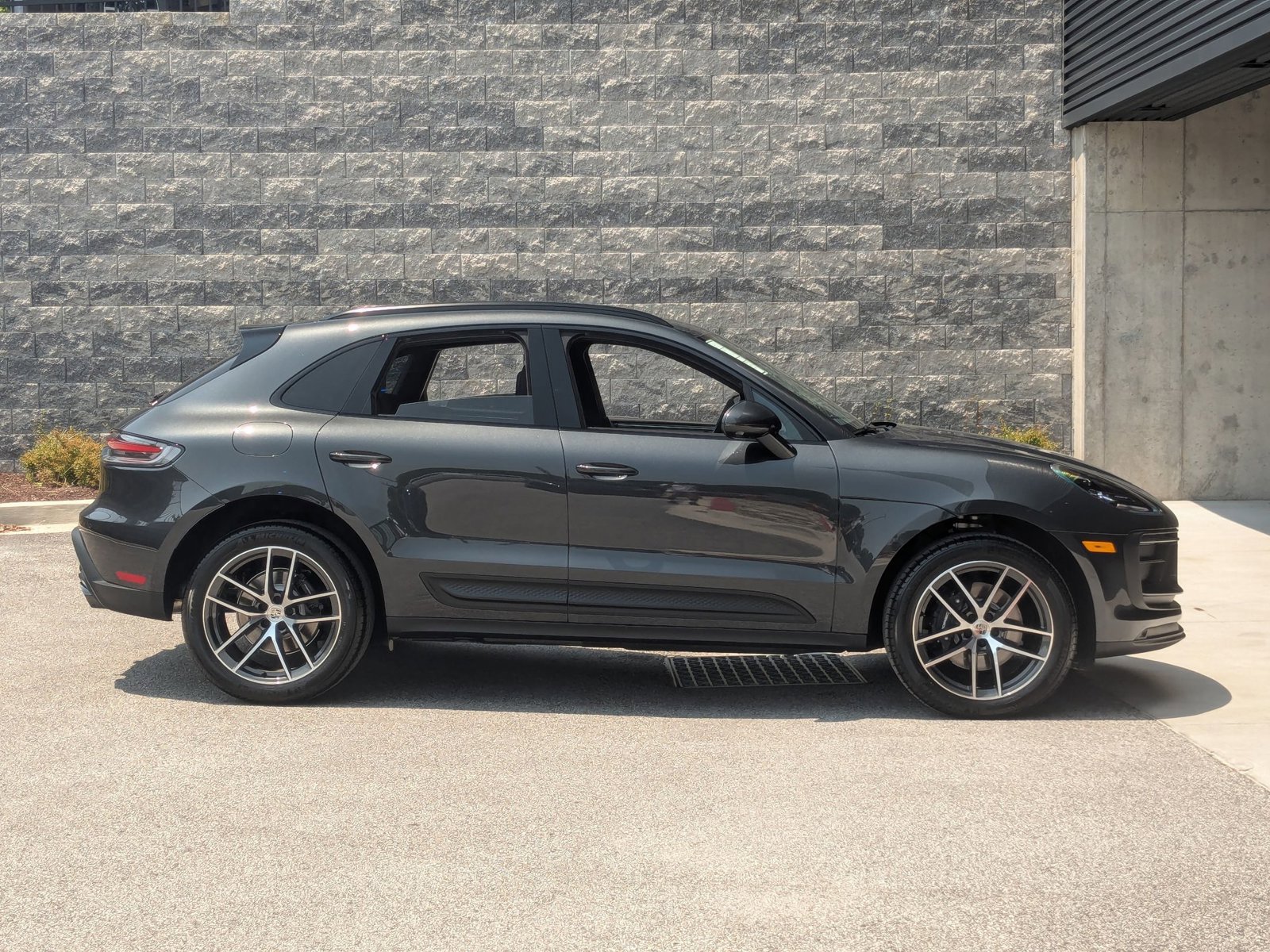 New 2025 Porsche Macan image 8