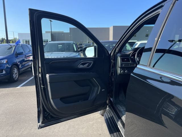 Used 2022 Chevrolet Suburban LT AWD/4WD image 29