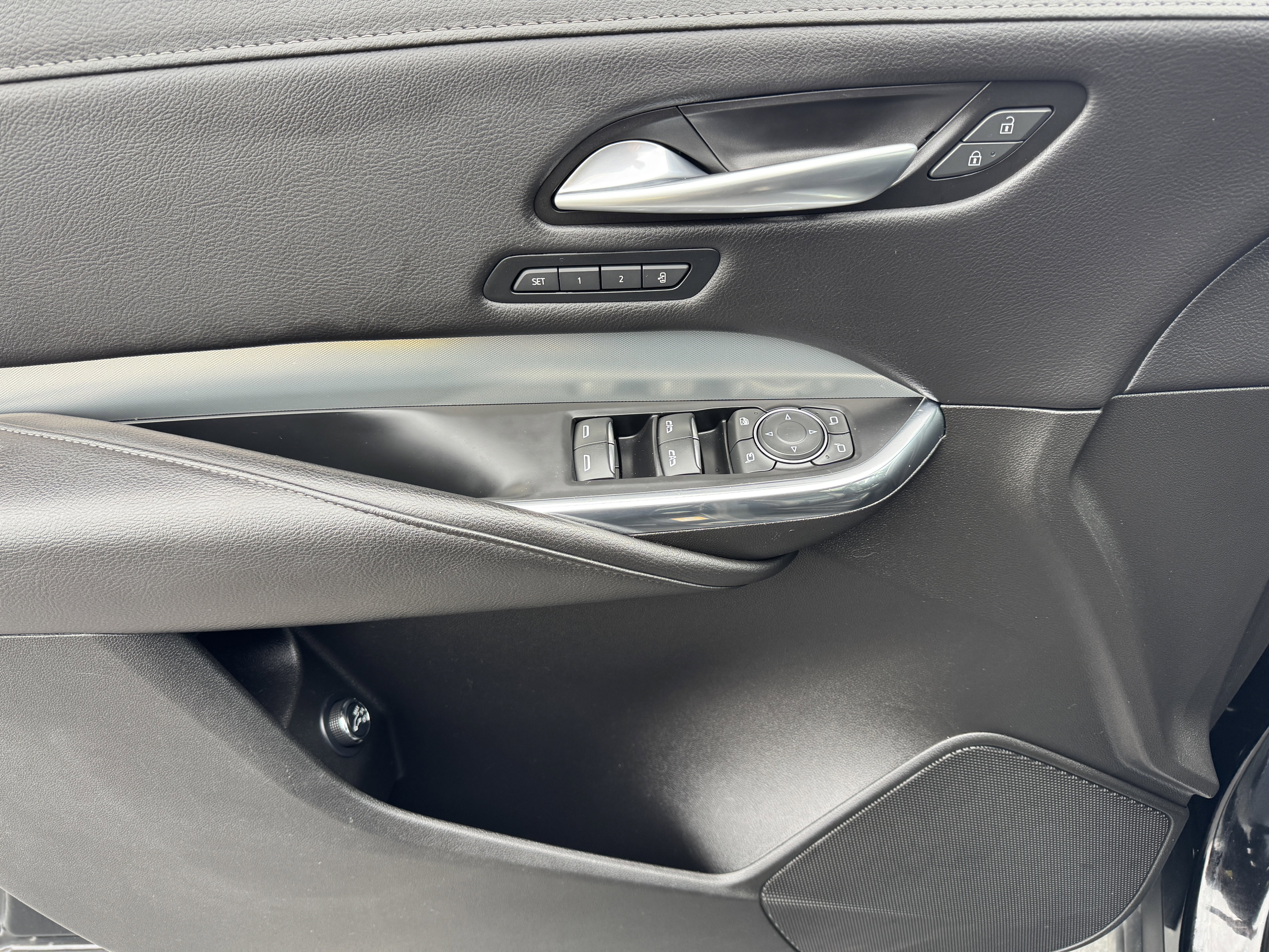 Certified 2023 Cadillac XT4 Premium Luxury AWD/4WD image 11