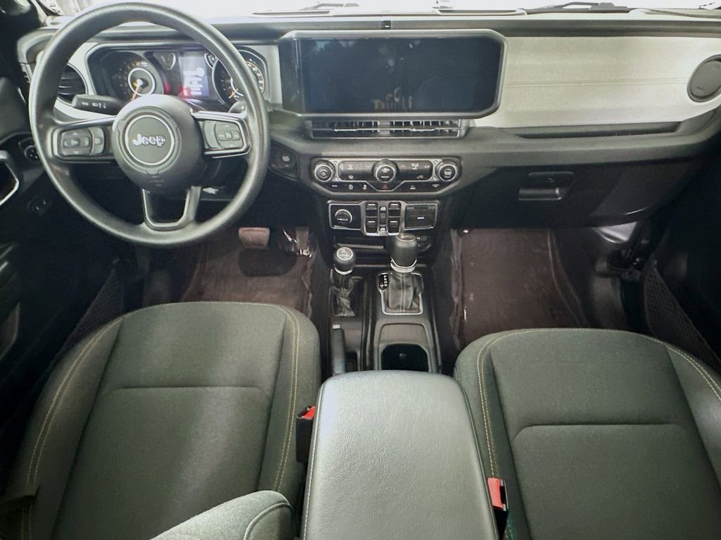 Used 2024 Jeep Gladiator Sport image 16