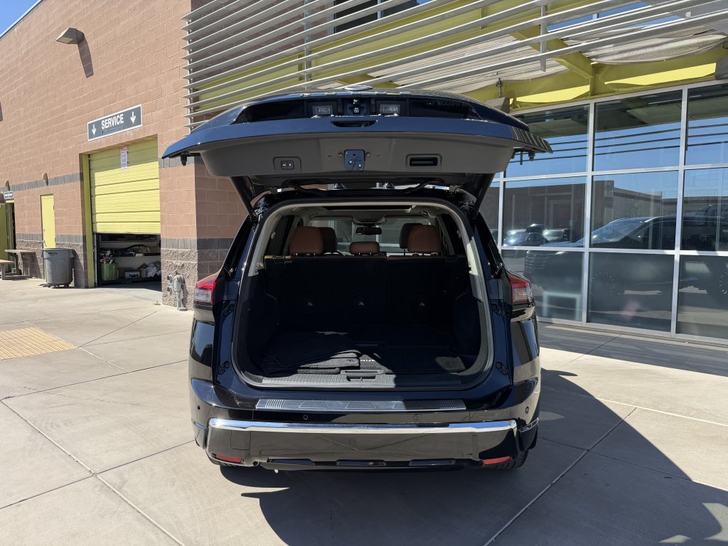 Used 2025 Nissan Rogue Platinum w/ Tech Package FWD image 38