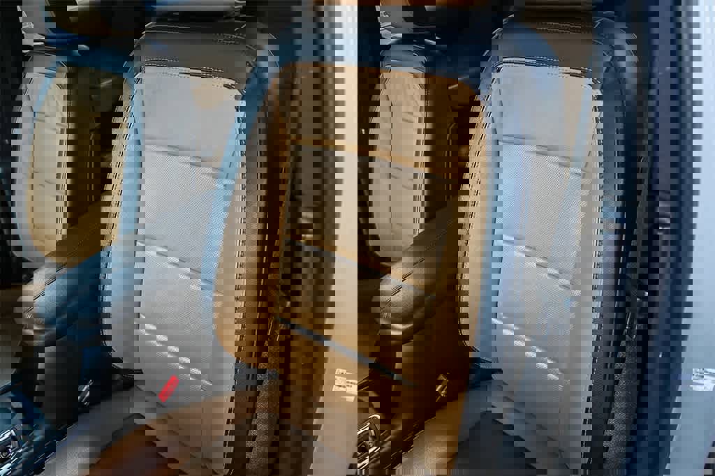 Used 2018 Chevrolet Equinox Premier image 24