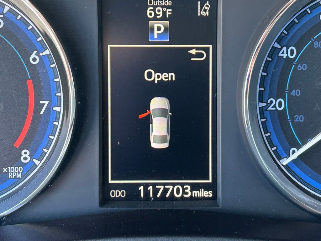 Used 2018 Toyota Corolla SE image 16