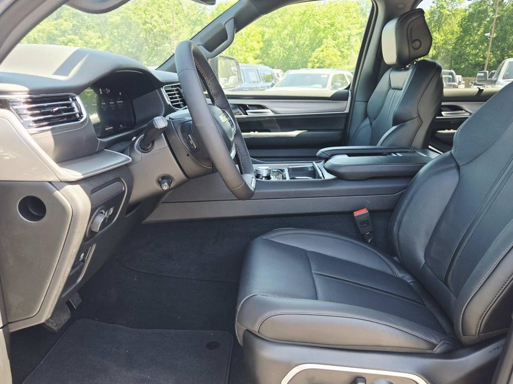 New 2026 Jeep Grand Wagoneer Limited AWD/4WD image 15