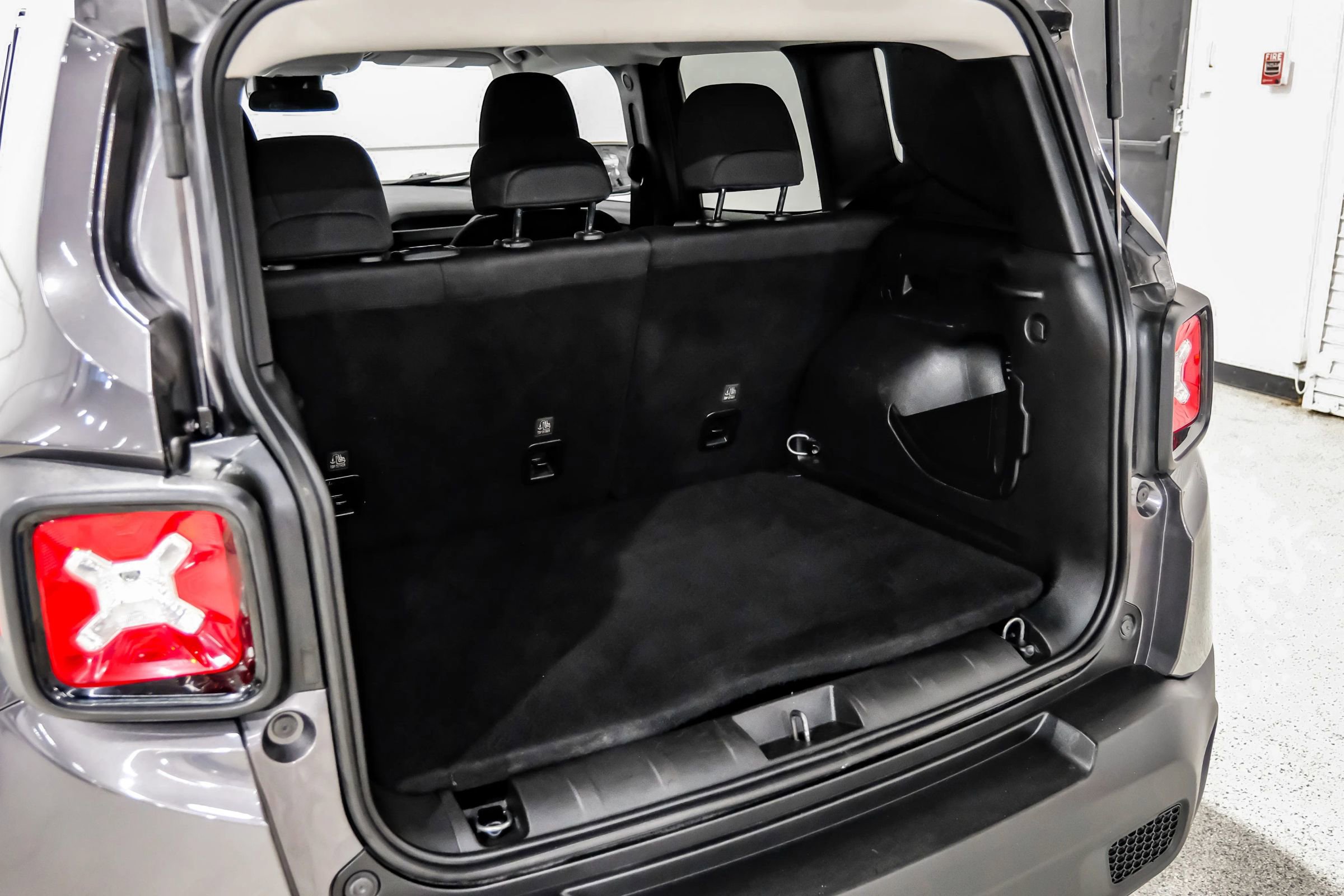 Used 2020 Jeep Renegade Latitude image 59