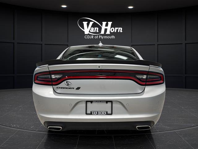 Used 2023 Dodge Charger SXT w/ Blacktop Package image 4