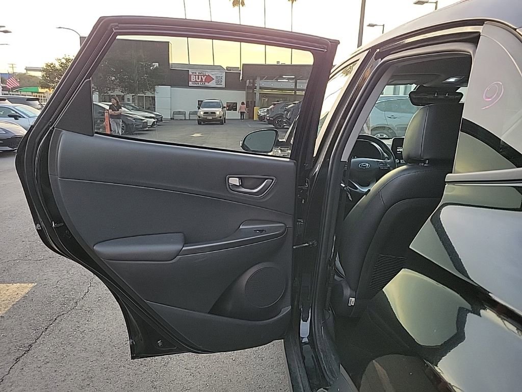 Used 2021 Hyundai Kona Ultimate FWD image 11