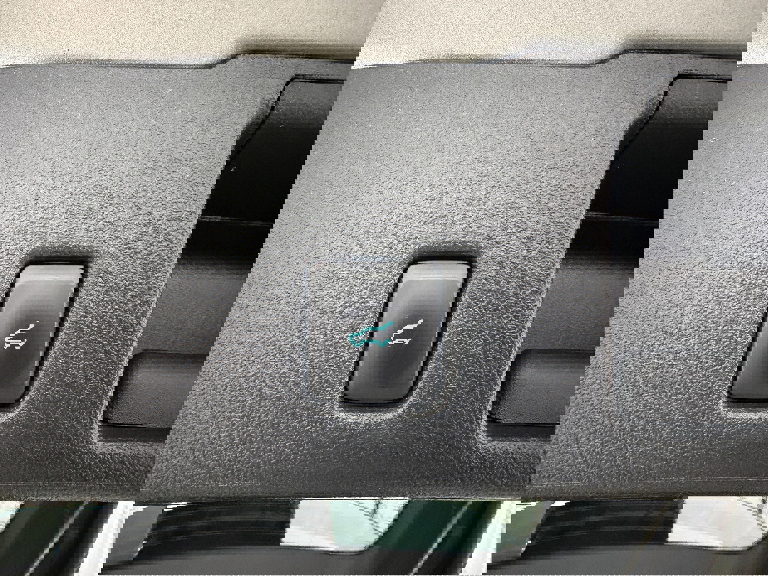 Certified 2022 Ford Escape Titanium image 31