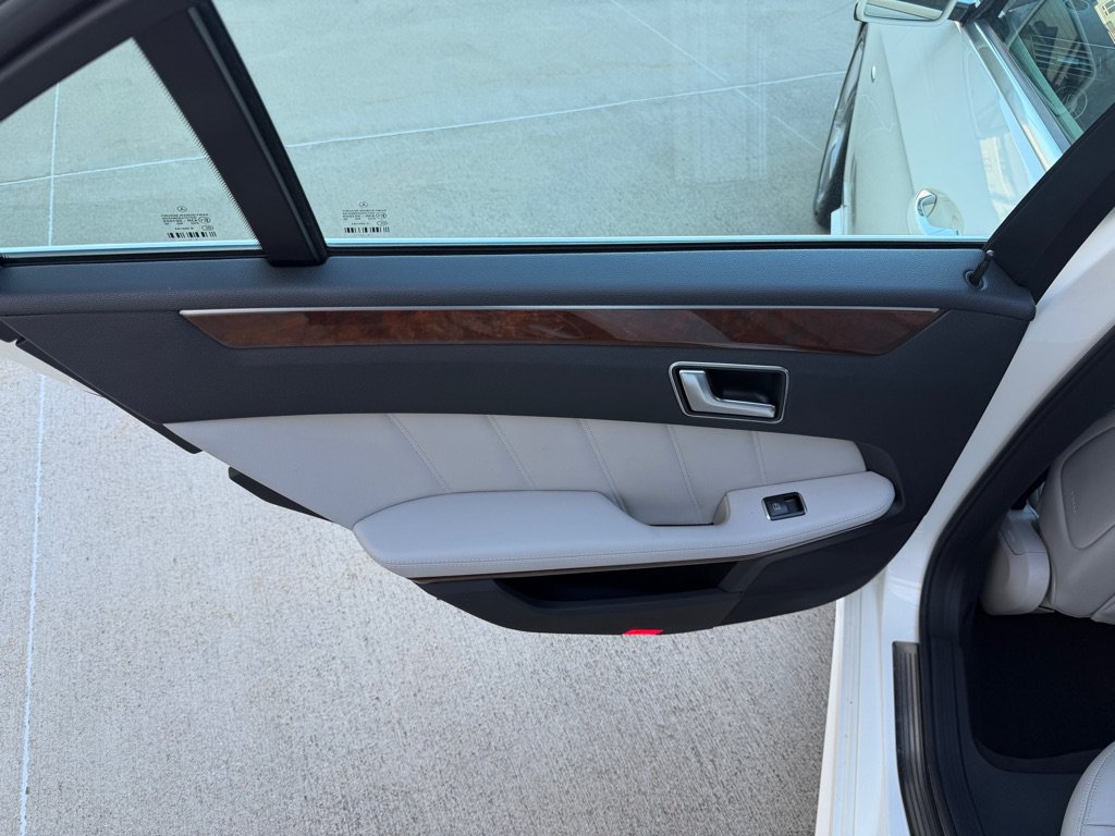 Used 2012 Mercedes-Benz E 350 4MATIC Sedan image 15
