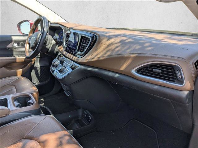 Used 2017 Chrysler Pacifica Limited w/ UConnect Theater Package image 15