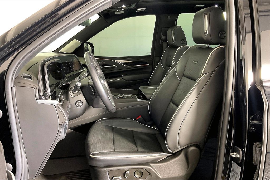 Used 2022 Cadillac Escalade Sport w/ Touring Package AWD/4WD image 32
