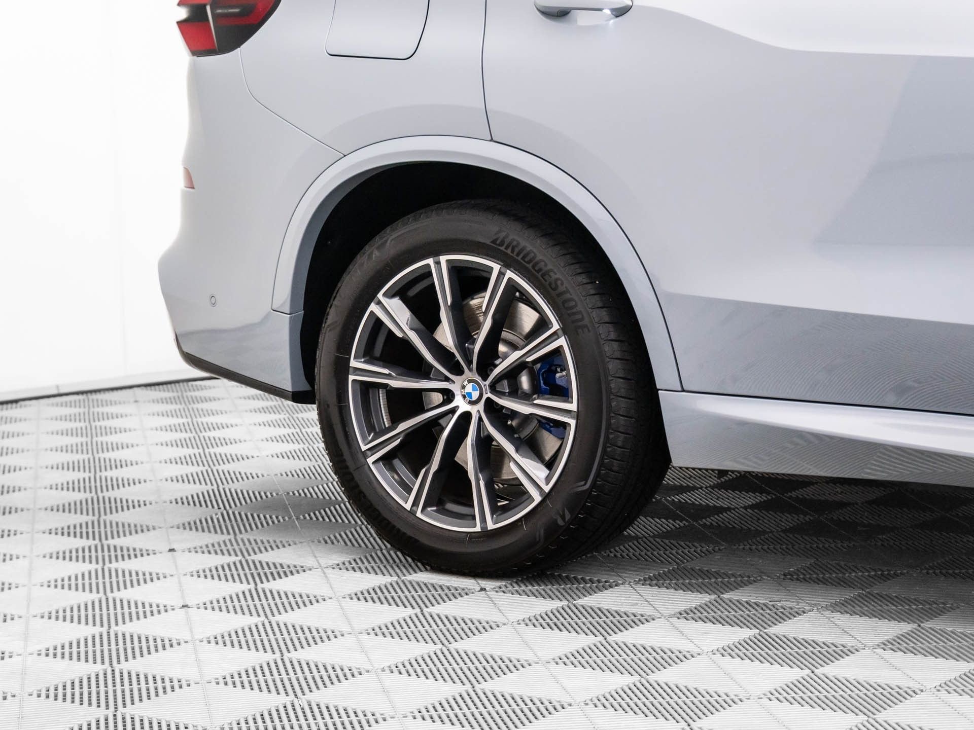 Certified 2025 BMW X5 M60i image 36