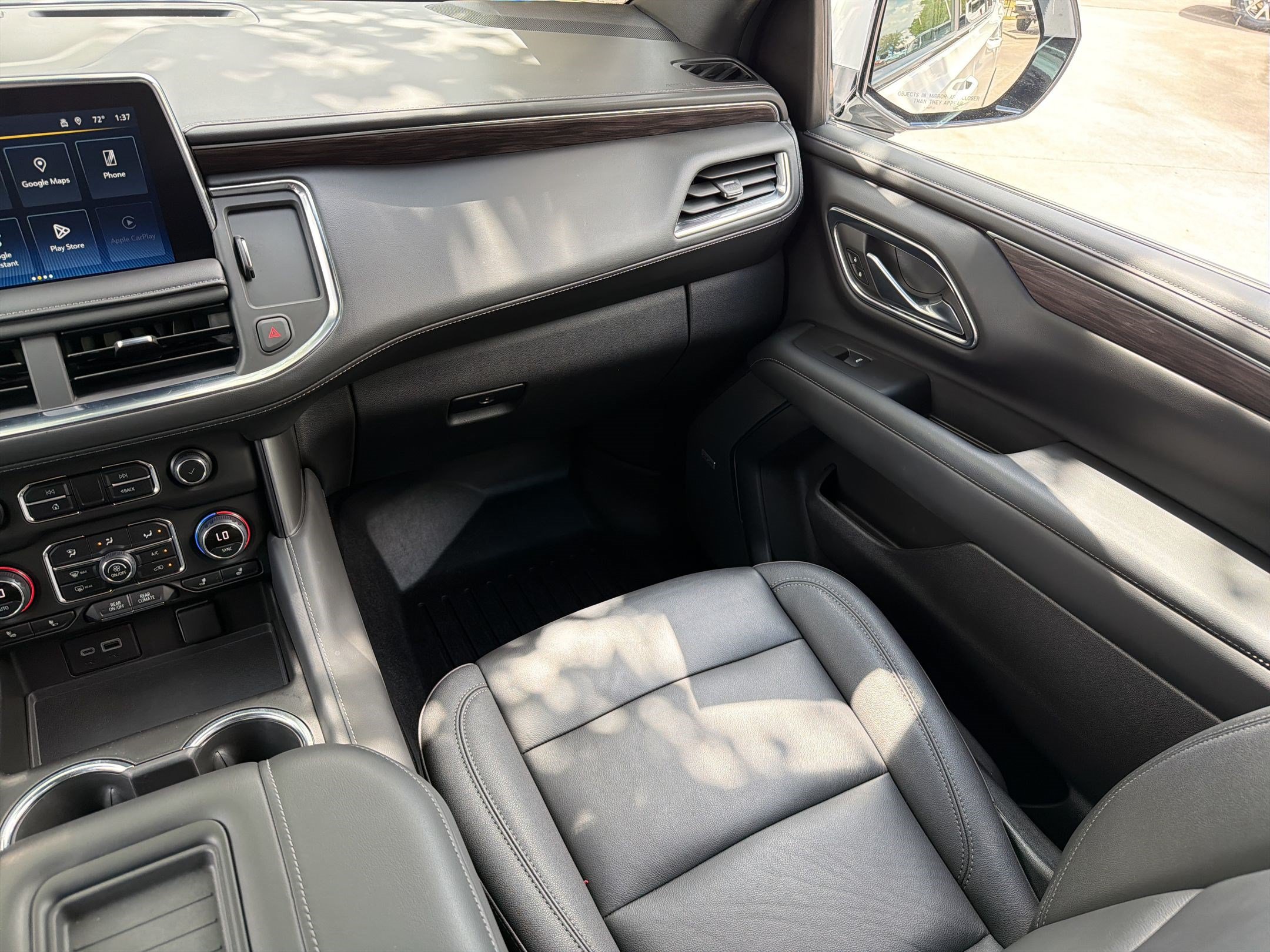 Used 2023 Chevrolet Tahoe Z71 w/ Luxury Package AWD/4WD image 30