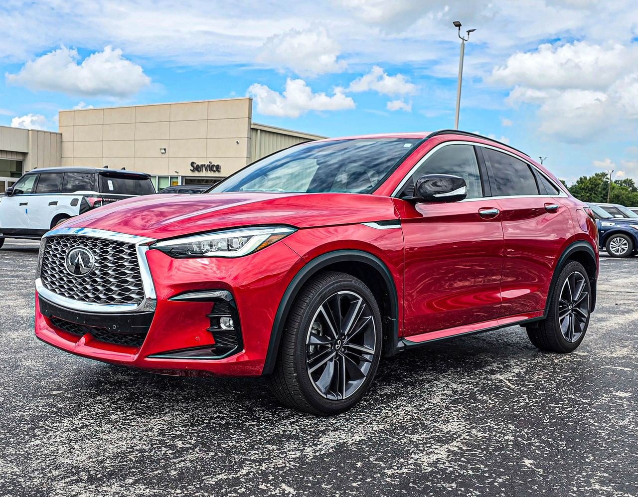 Used 2023 INFINITI QX55 Sensory w/ Lighting Package AWD/4WD image 3