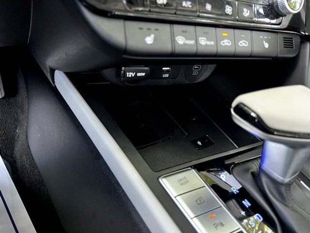 Used 2024 Hyundai Elantra Limited image 43