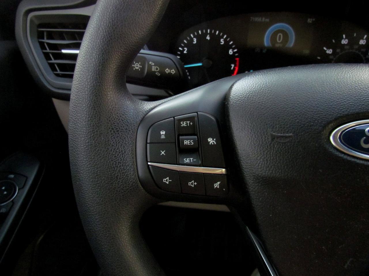 Used 2020 Ford Escape SE FWD image 30