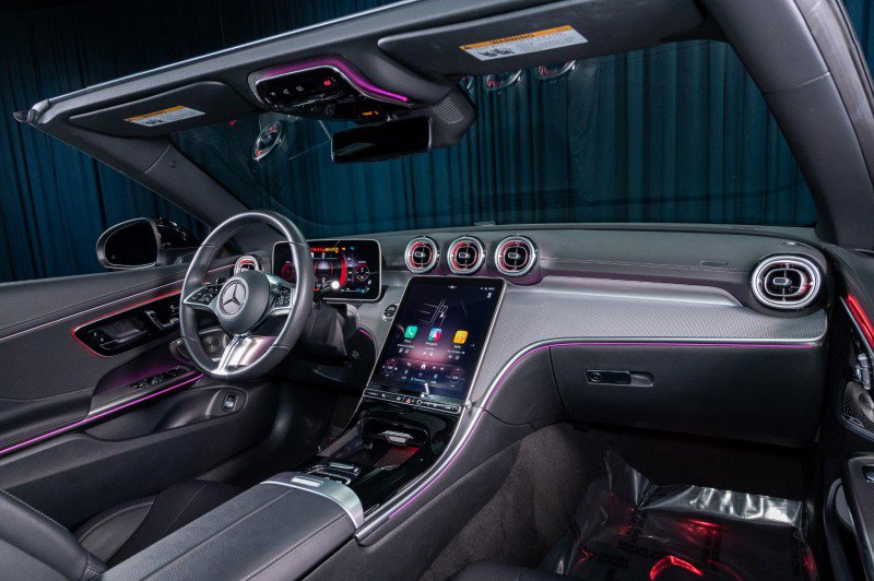 Used 2025 Mercedes-Benz CLE 300 4MATIC Cabriolet image 7