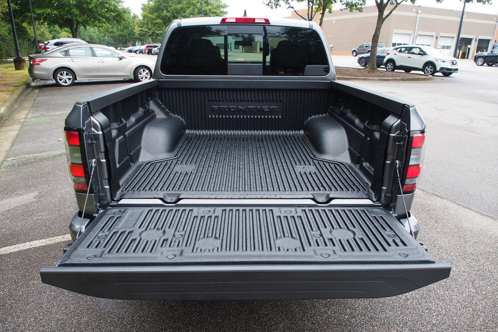 Used 2026 Nissan Frontier SV RWD image 6