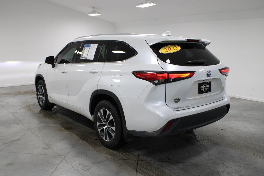 Used 2022 Toyota Highlander XLE image 7