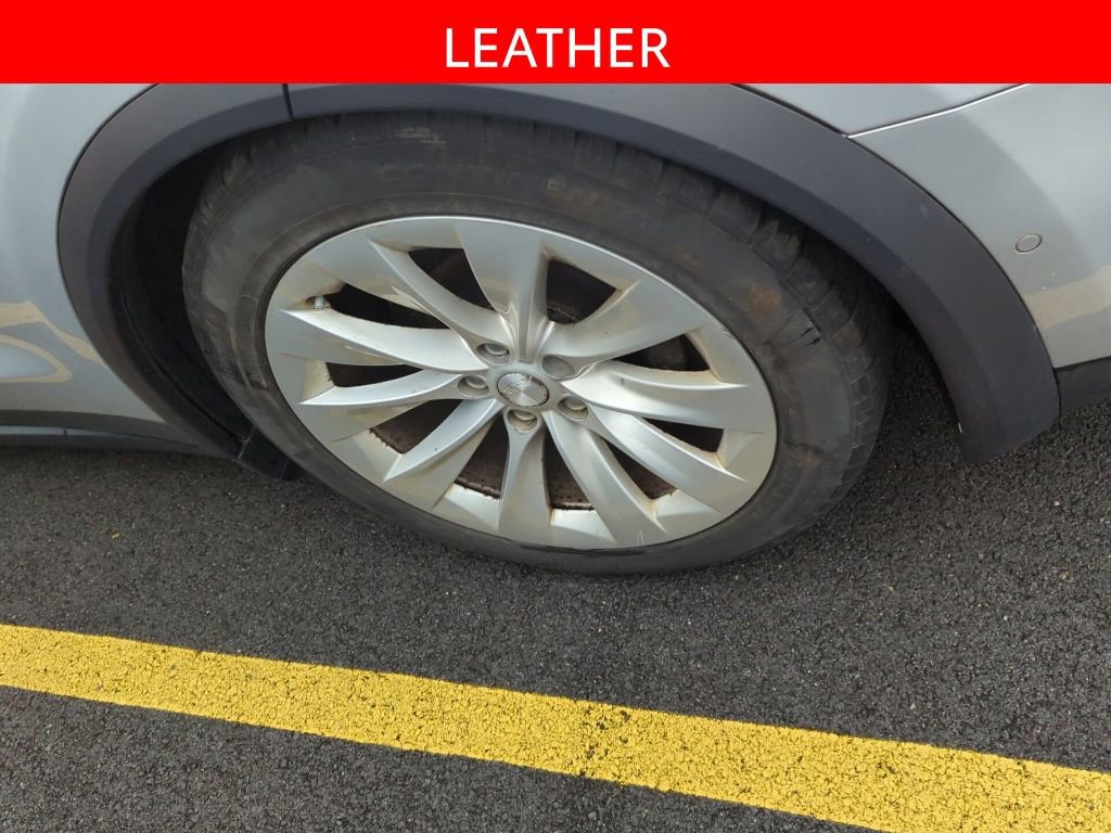 Used 2016 Tesla Model X 60D image 5