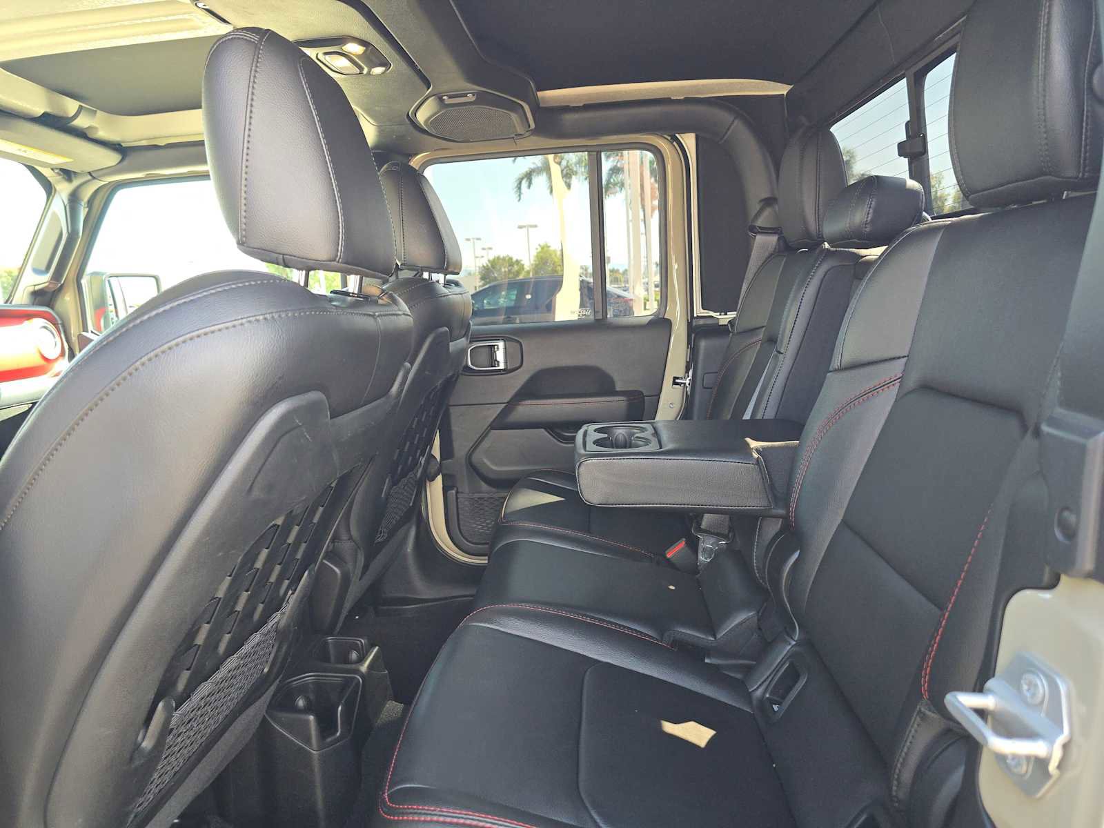 Used 2020 Jeep Gladiator Rubicon AWD/4WD image 16