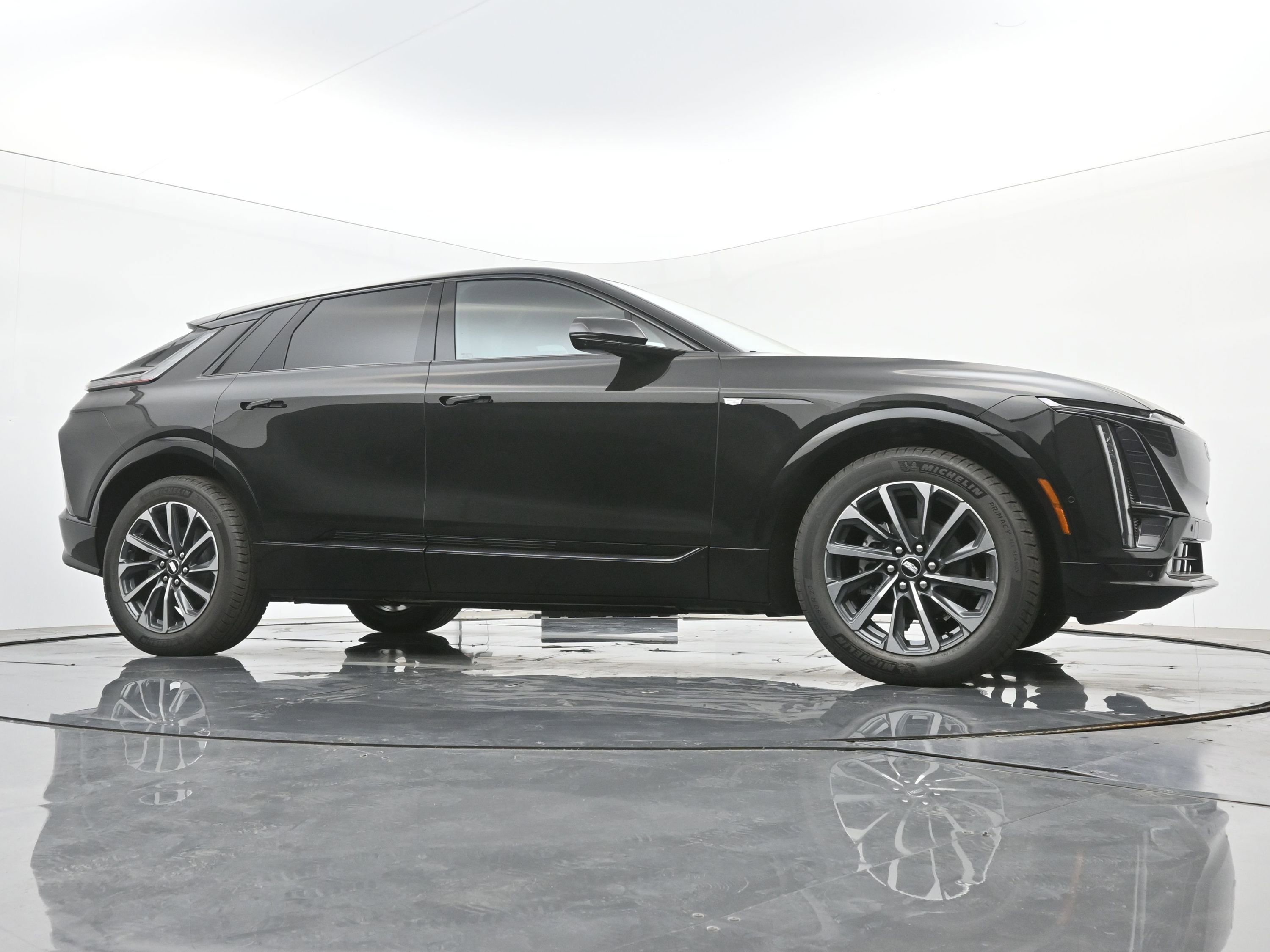 New 2025 Cadillac Lyriq Sport w/ LPO, Floor Liner Package image 21