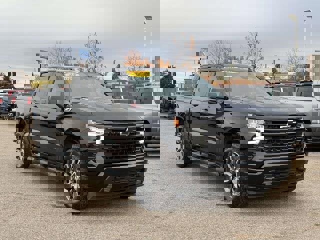 Used 2023 Chevrolet Silverado 1500 RST image 4