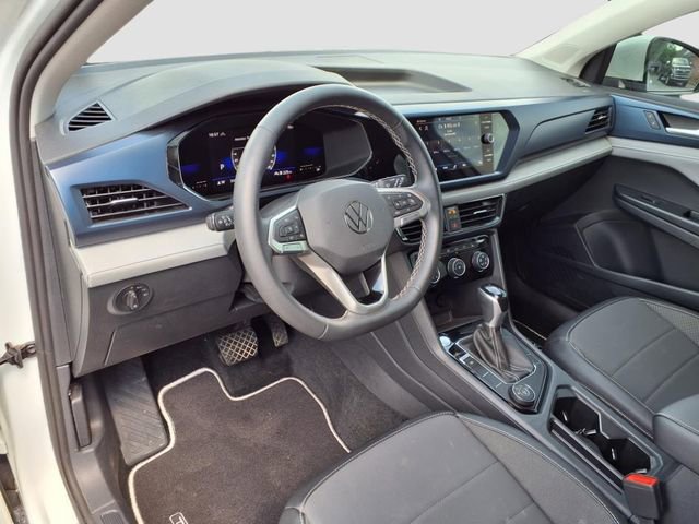 Used 2023 Volkswagen Taos SE w/ Black Wheel Package image 17