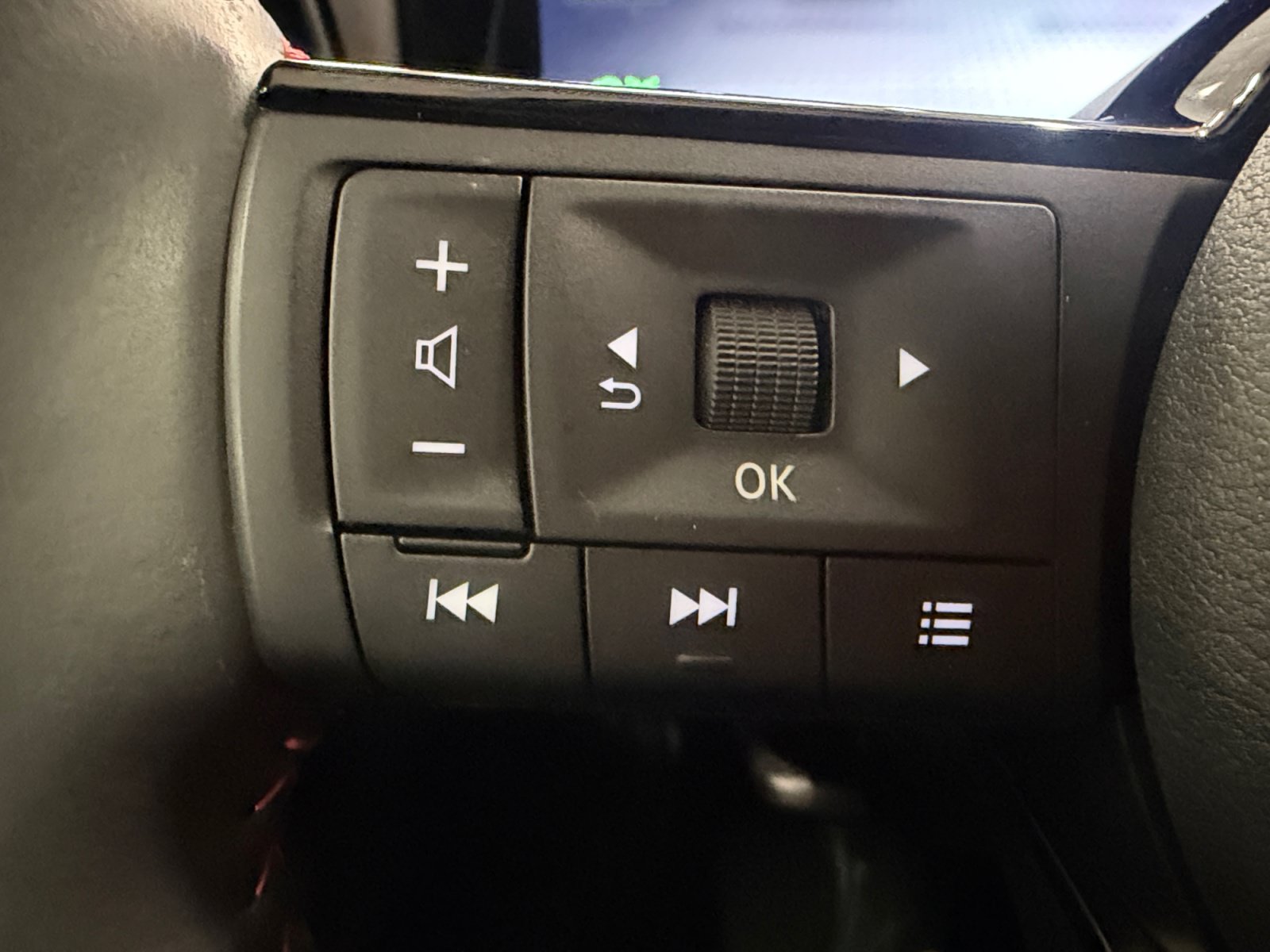 Used 2026 Nissan Kicks SR FWD image 18