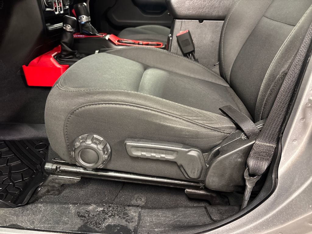 Used 2019 Jeep Wrangler Unlimited Sport S AWD/4WD image 25