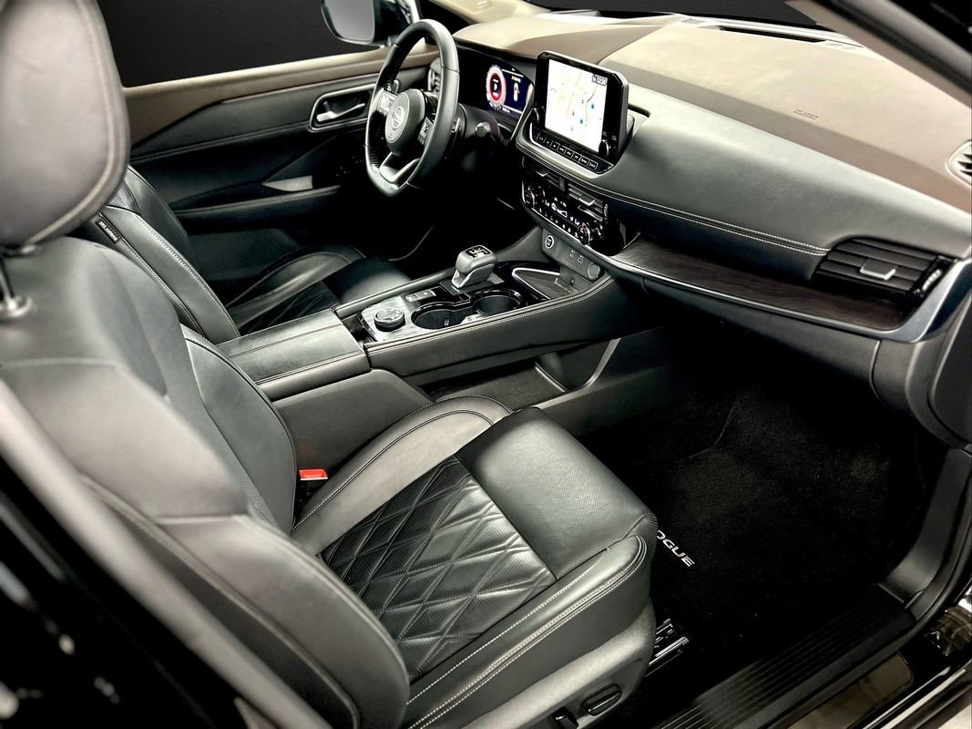 Used 2021 Nissan Rogue Platinum image 18