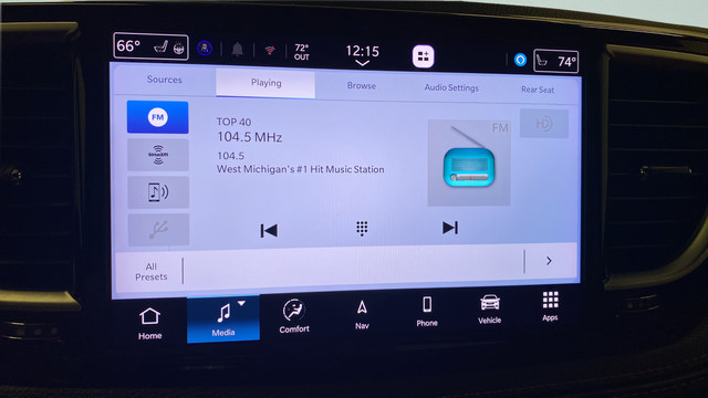 Used 2024 Chrysler Pacifica Pinnacle FWD image 18