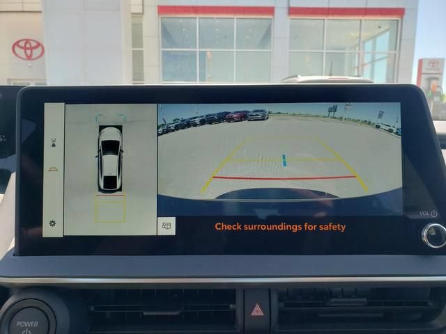 New 2026 Toyota Prius Plug-In Hybrid FWD image 19