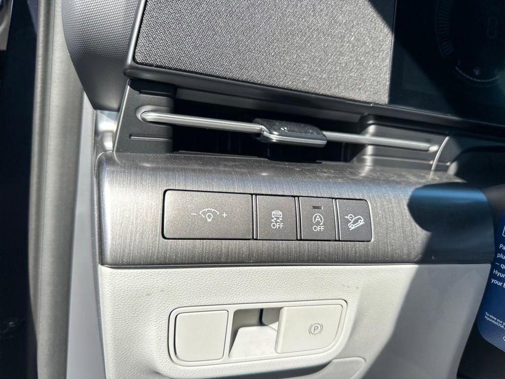 Used 2026 Hyundai Kona SE image 17