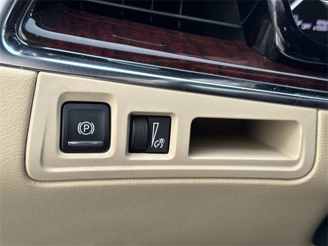 Used 2017 Cadillac XT5 Luxury w/ Driver Awareness Package image 28