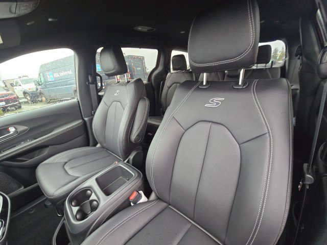 New 2026 Chrysler Pacifica Select w/ S Appearance Package FWD image 26