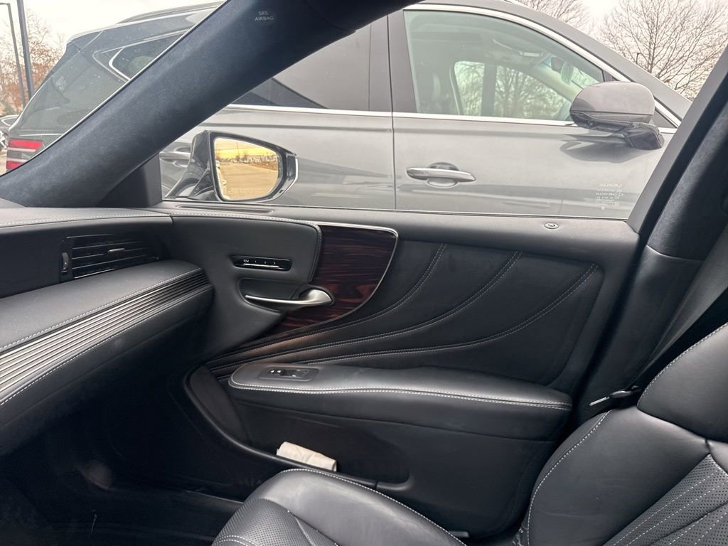 Used 2021 Lexus LS 500 AWD w/ Interior Upgrade Package image 9