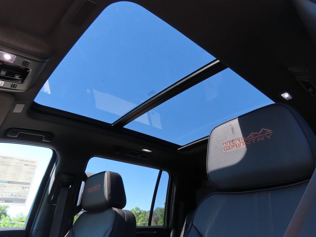 New 2026 Chevrolet Suburban High Country AWD/4WD image 7
